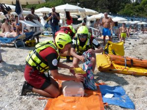 Scopri di più sull'articolo ANPAS MARCHE a Portonovo di Ancona per promuovere le manovre di primo soccorso durante la Giornata Mondiale della prevenzione dell’annegamento.